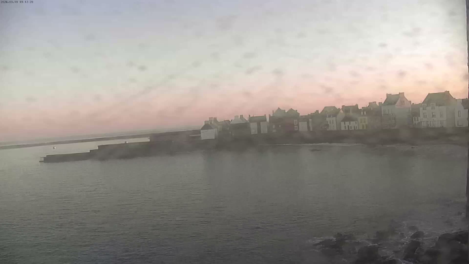 Ile de Sein Island Village & Coast Live Cam -  Quimper, Finistère, Bretagne, France
