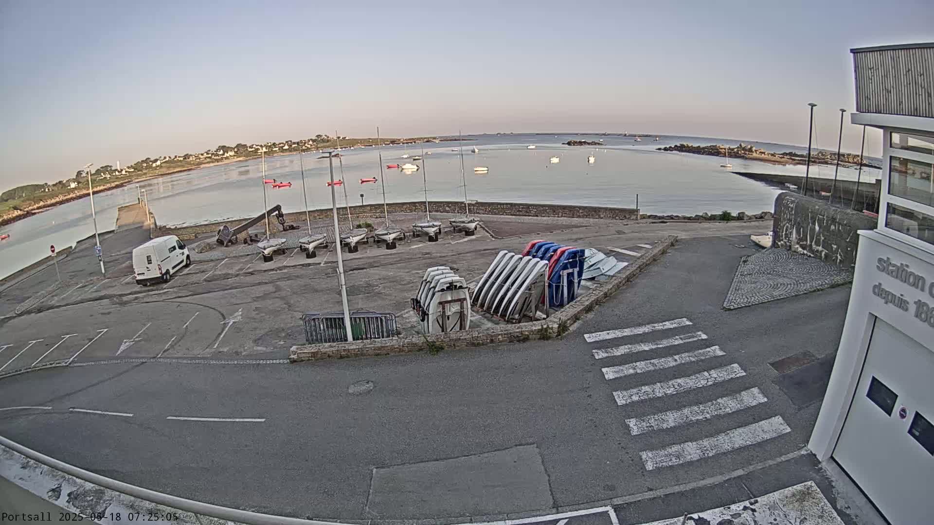 Ploudalmezeau, Portsall Coast Live Cam - Brest, Finistère, Bretagne, France