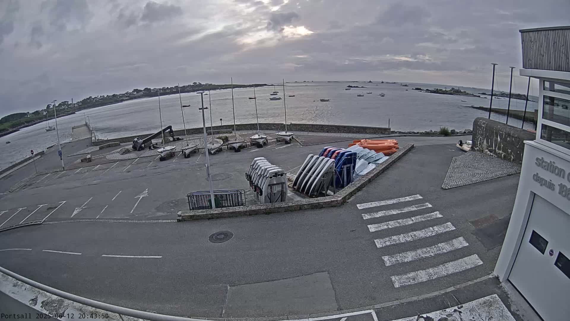 Ploudalmezeau, Portsall Coast Live Cam - Brest, Finistère, Bretagne, France