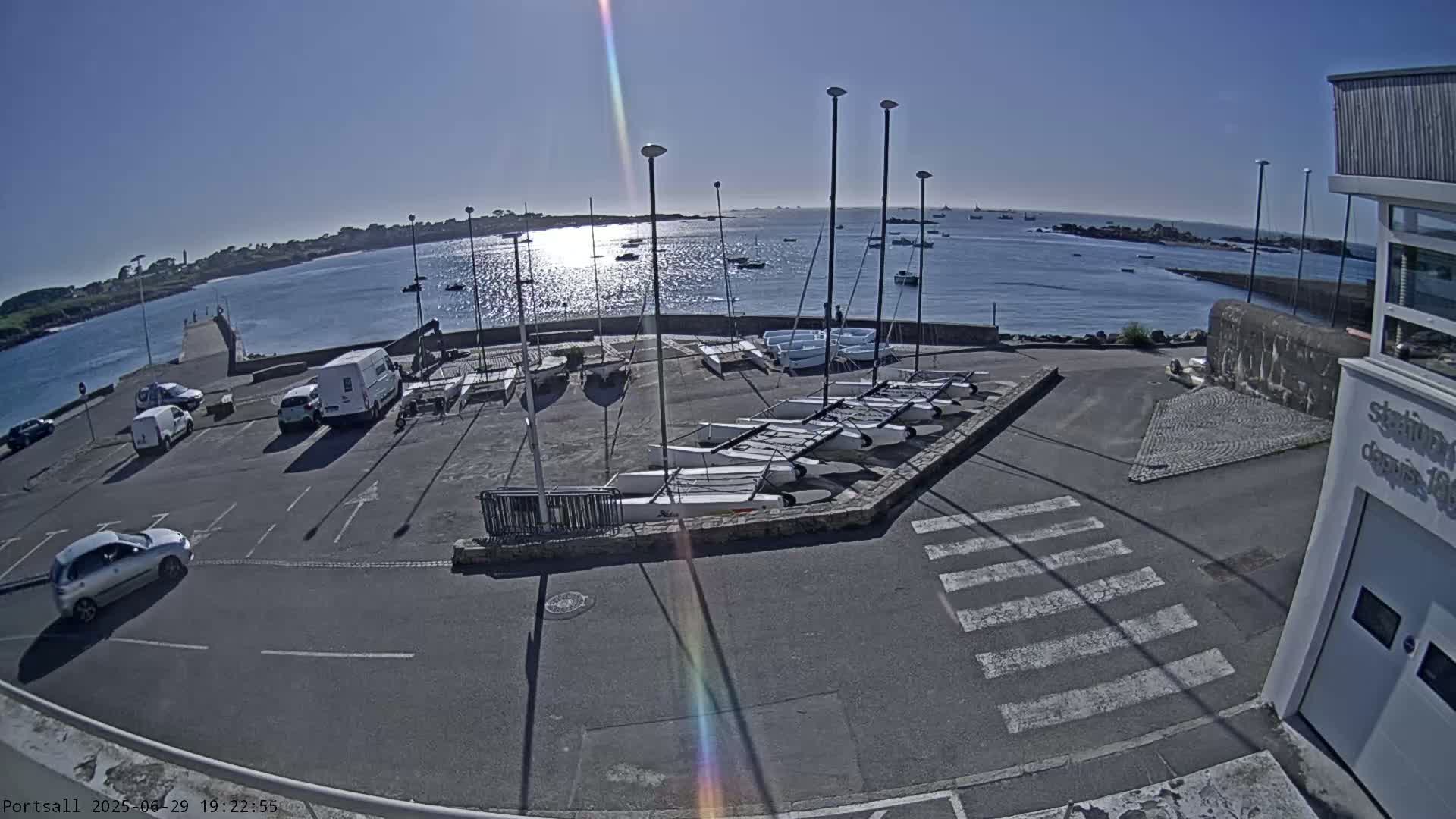 Ploudalmezeau, Portsall Coast Live Cam - Brest, Finistère, Bretagne, France