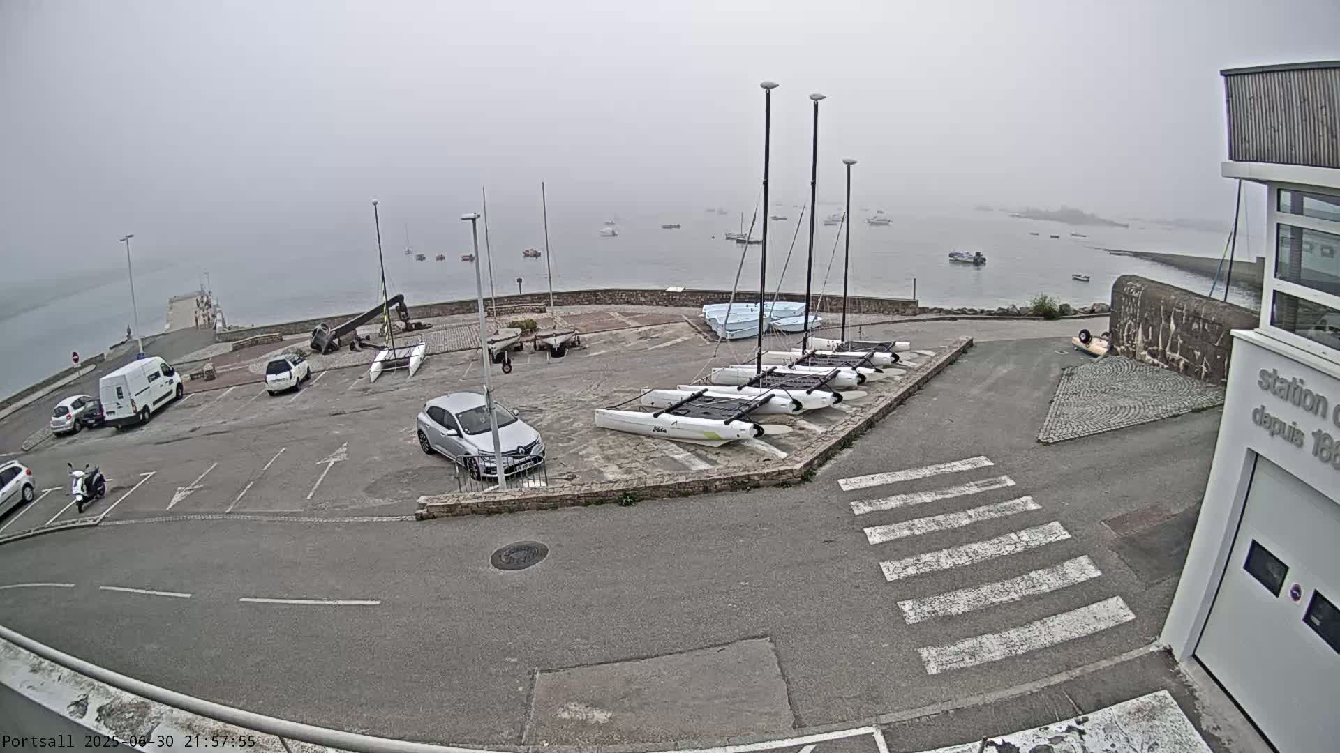 Ploudalmezeau, Portsall Coast Live Cam - Brest, Finistère, Bretagne, France