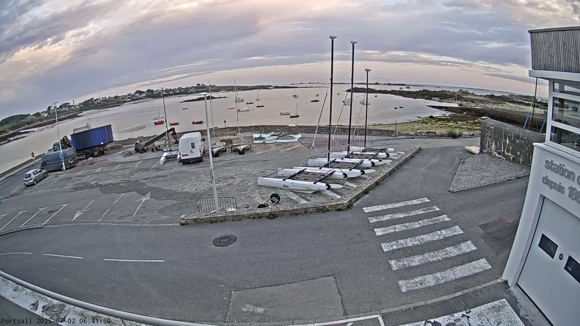 Ploudalmezeau, Portsall Coast Live Cam - Brest, Finistère, Bretagne, France