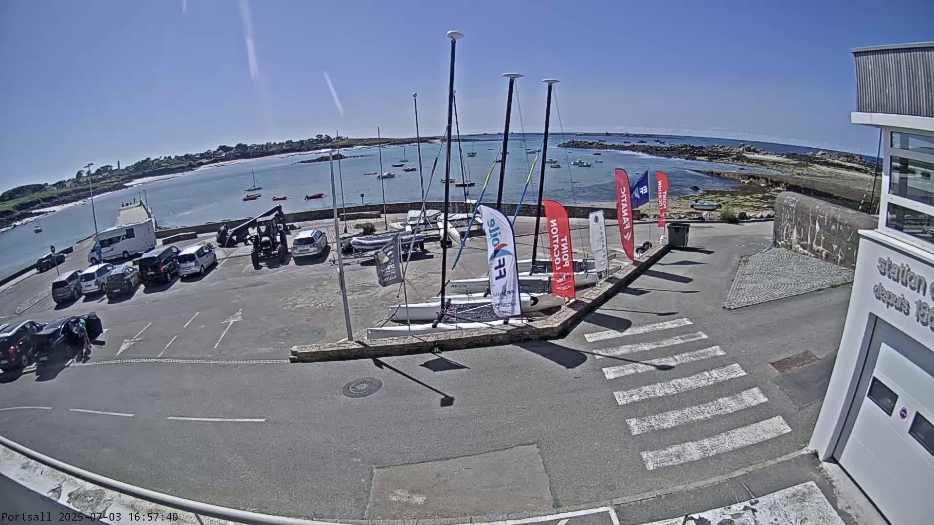 Ploudalmezeau, Portsall Coast Live Cam - Brest, Finistère, Bretagne, France