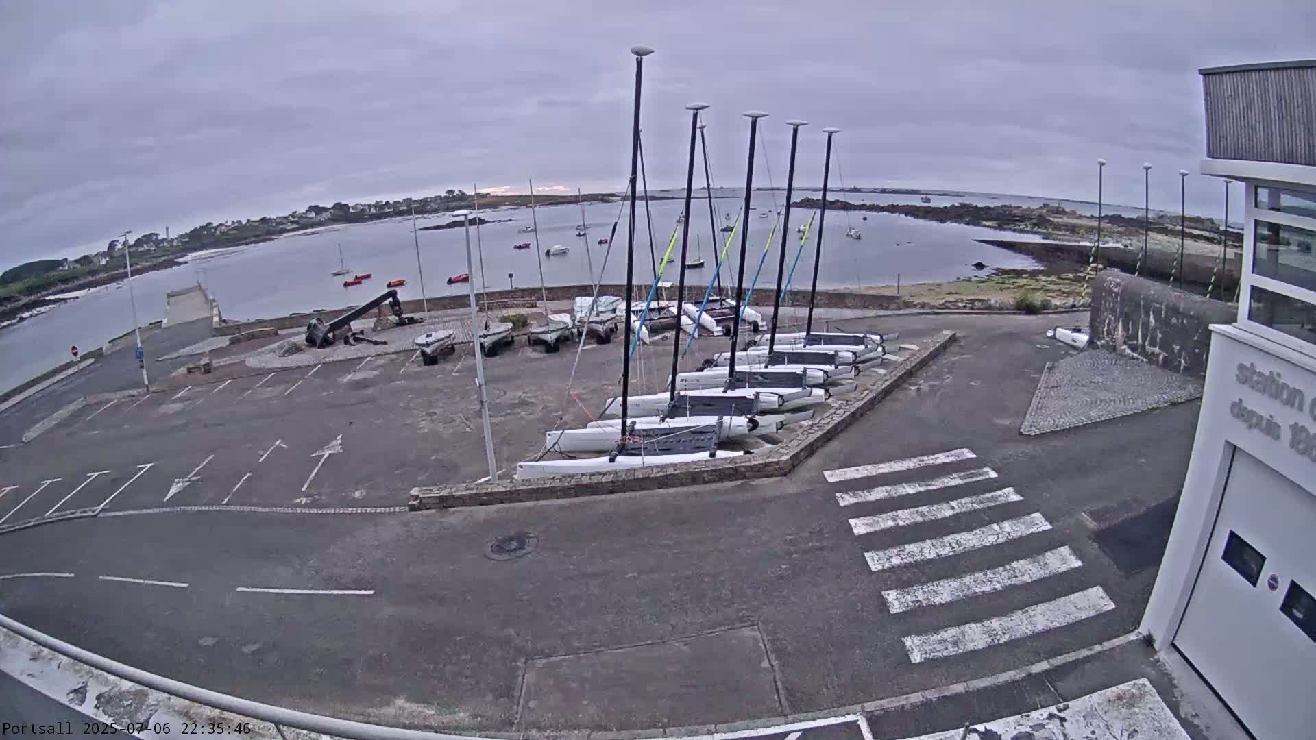 Ploudalmezeau, Portsall Coast Live Cam - Brest, Finistère, Bretagne, France