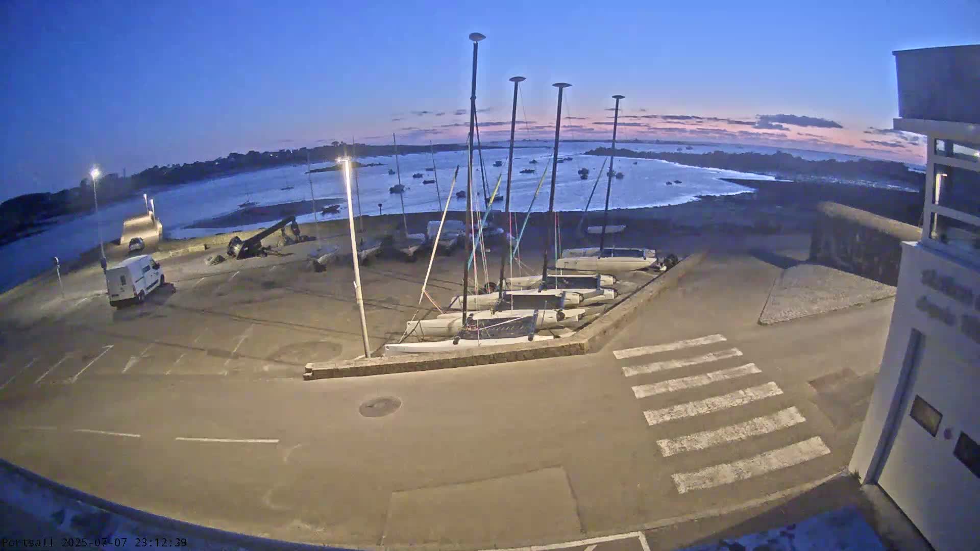 Ploudalmezeau, Portsall Coast Live Cam - Brest, Finistère, Bretagne, France