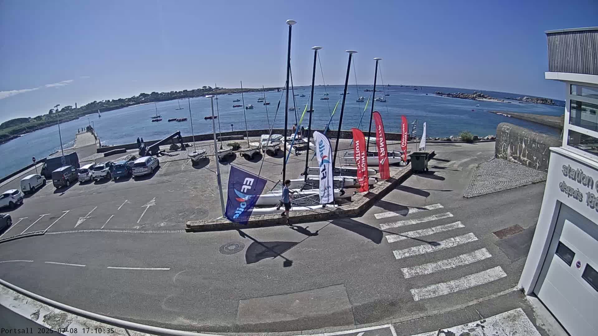 Ploudalmezeau, Portsall Coast Live Cam - Brest, Finistère, Bretagne, France