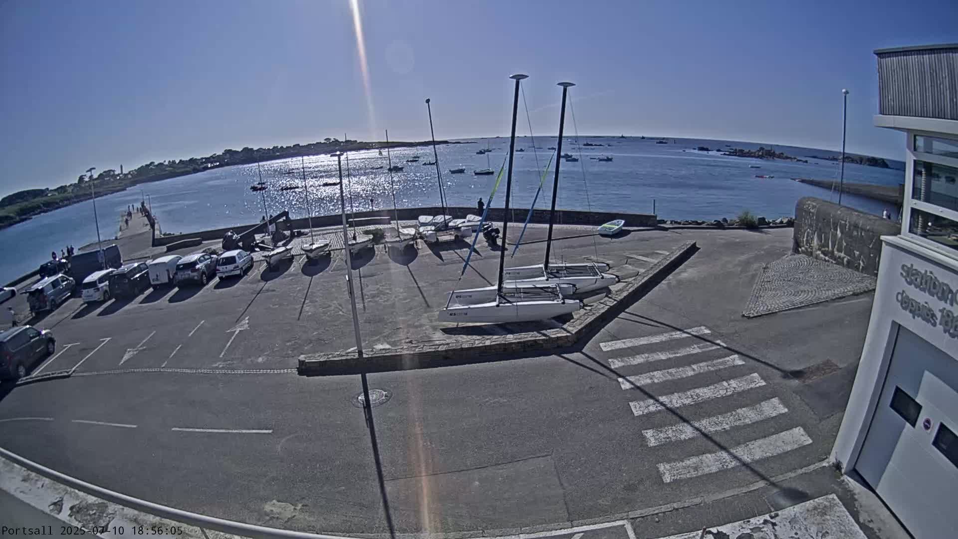 Ploudalmezeau, Portsall Coast Live Cam - Brest, Finistère, Bretagne, France