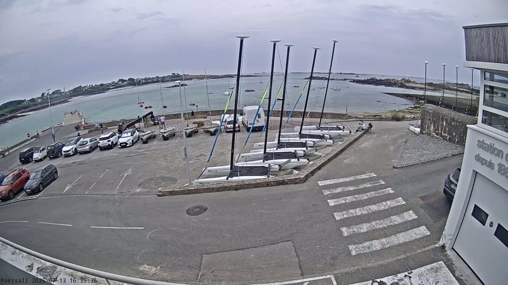 Ploudalmezeau, Portsall Coast Live Cam - Brest, Finistère, Bretagne, France