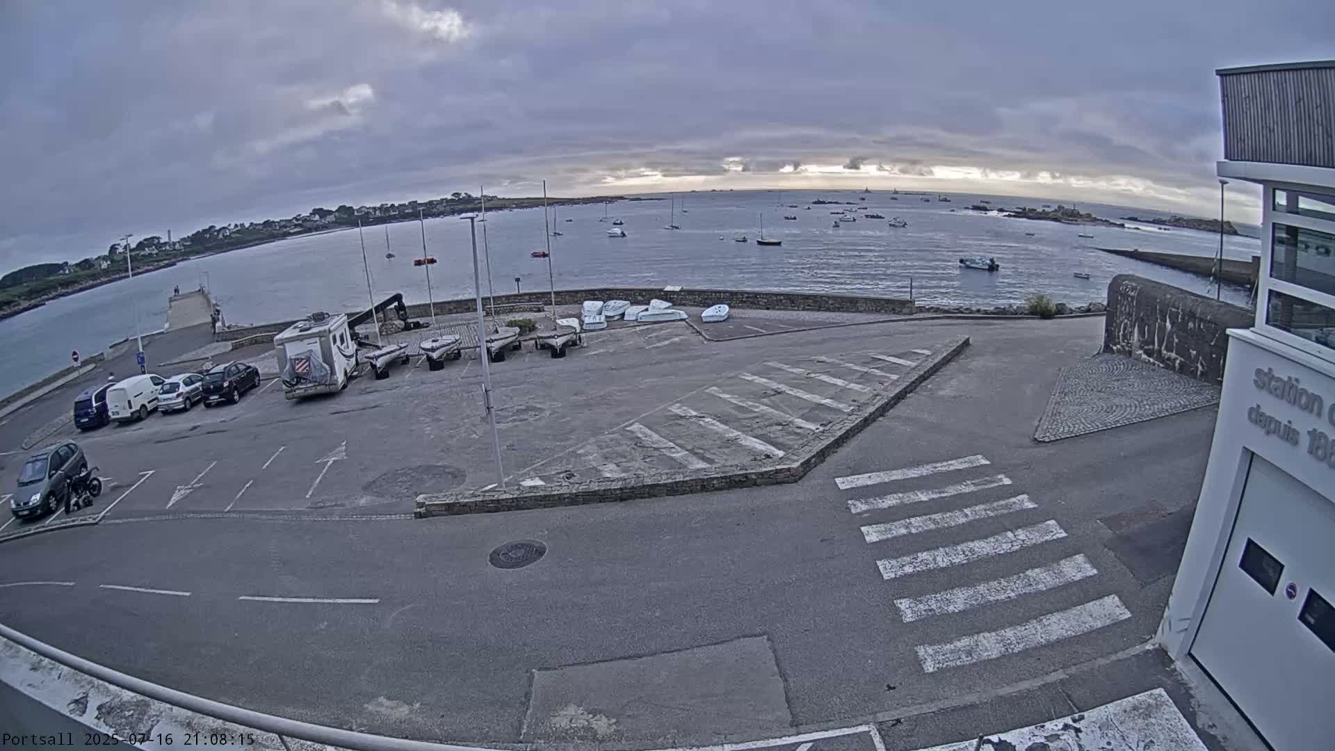 Ploudalmezeau, Portsall Coast Live Cam - Brest, Finistère, Bretagne, France