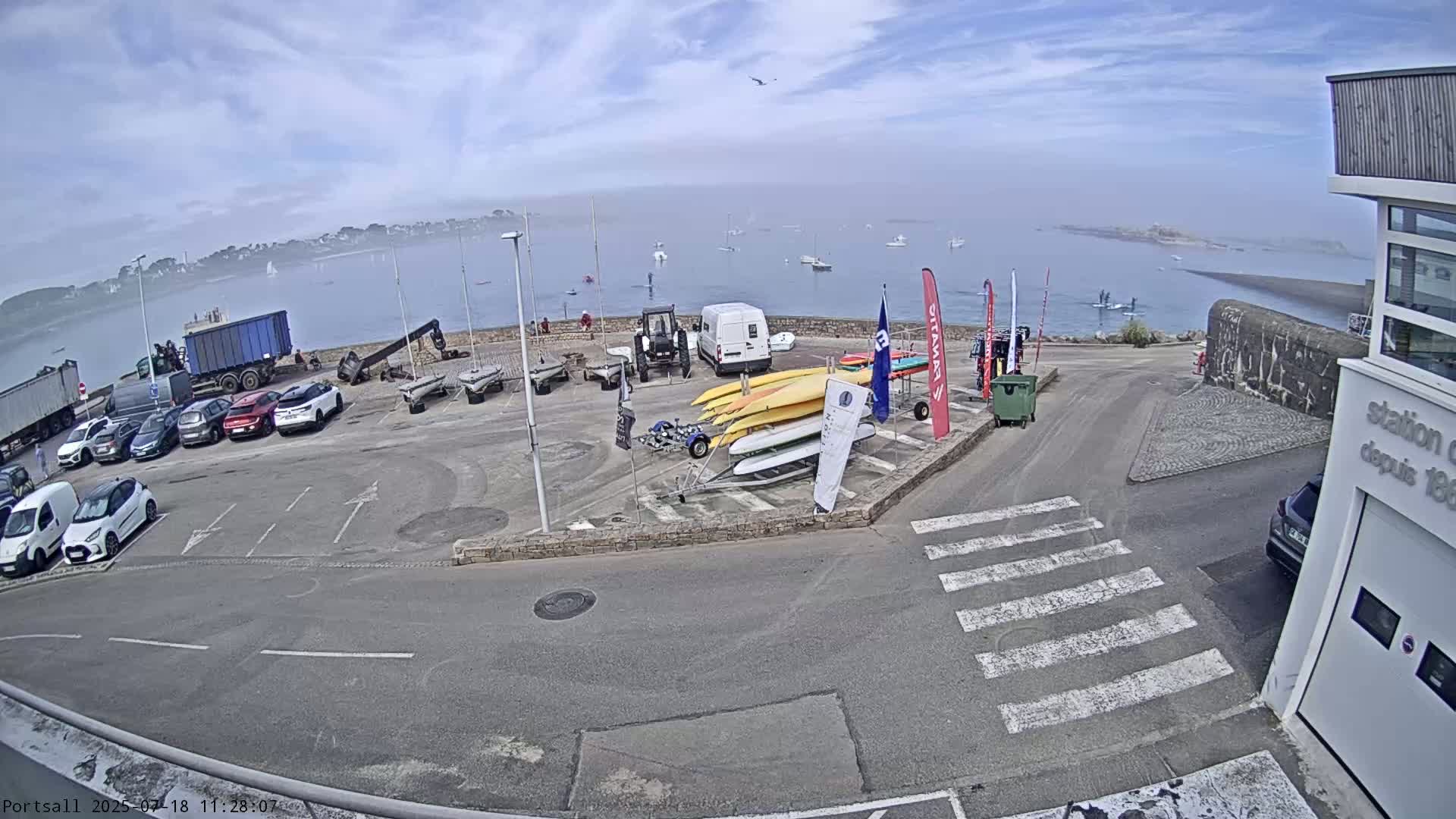 Ploudalmezeau, Portsall Coast Live Cam - Brest, Finistère, Bretagne, France