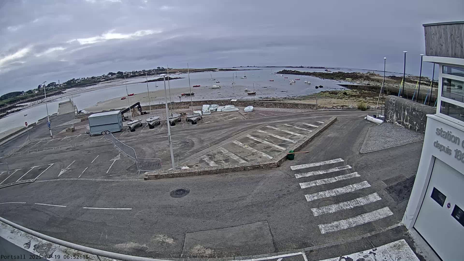 Ploudalmezeau, Portsall Coast Live Cam - Brest, Finistère, Bretagne, France