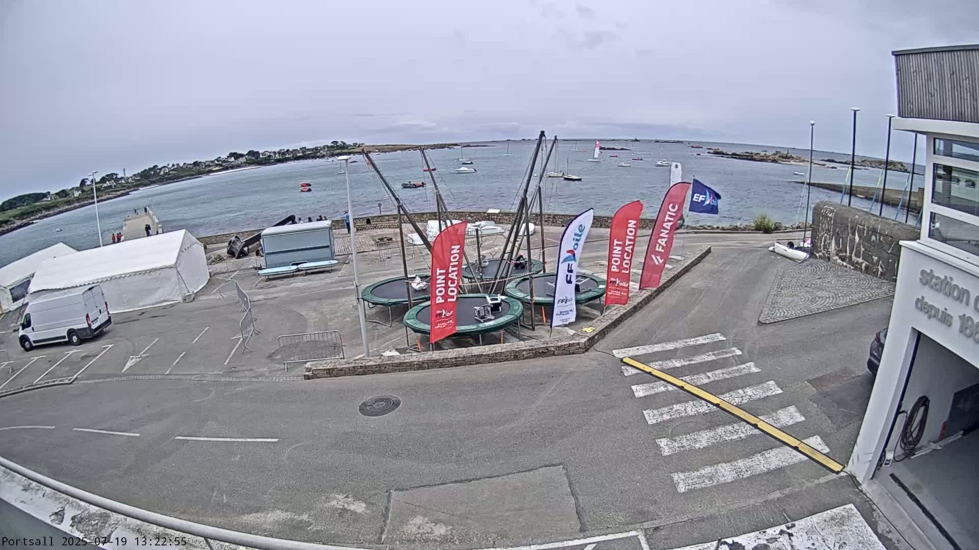 Ploudalmezeau, Portsall Coast Live Cam - Brest, Finistère, Bretagne, France