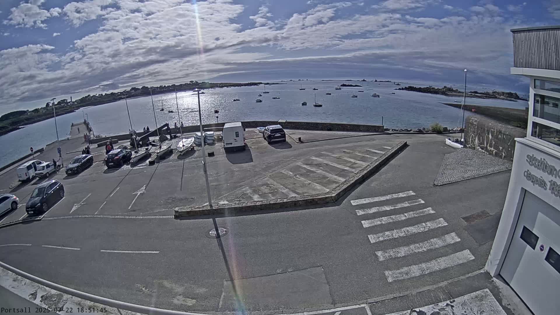 Ploudalmezeau, Portsall Coast Live Cam - Brest, Finistère, Bretagne, France
