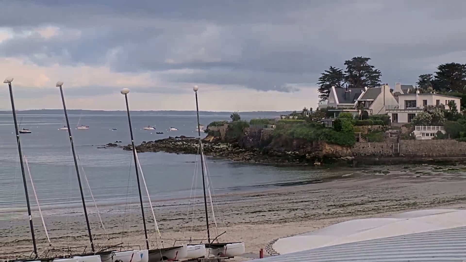 Plougonvelin Plage du Trez Hir Beach Live Cam - Brest, Finistère, Bretagne, France