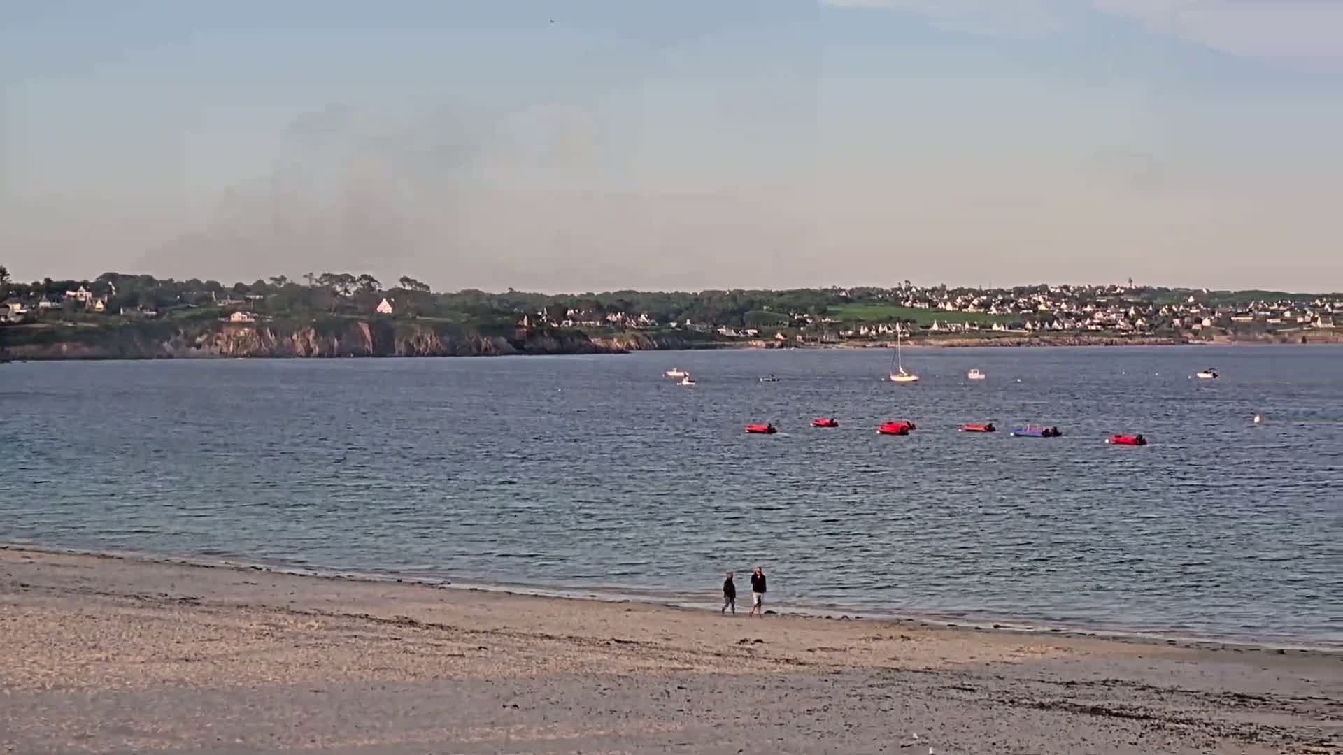Plougonvelin Plage du Trez Hir Beach Live Cam - Brest, Finistère, Bretagne, France