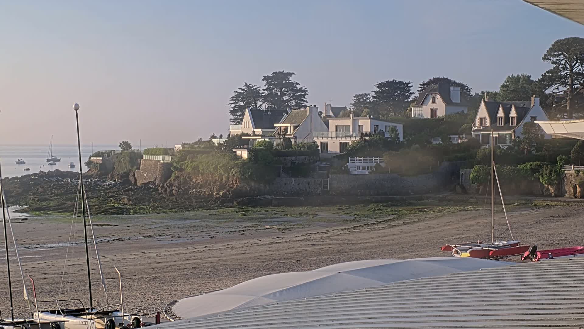 Plougonvelin Plage du Trez Hir Beach Live Cam - Brest, Finistère, Bretagne, France