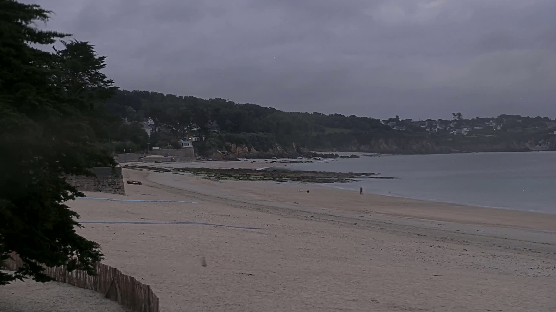 Plougonvelin Plage du Trez Hir Beach Live Cam - Brest, Finistère, Bretagne, France