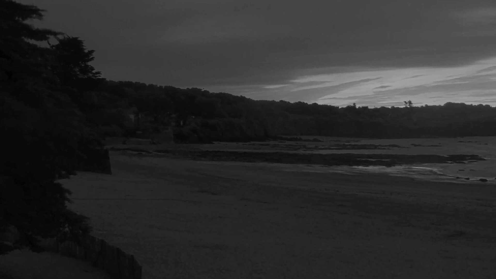 Plougonvelin Plage du Trez Hir Beach Live Cam - Brest, Finistère, Bretagne, France