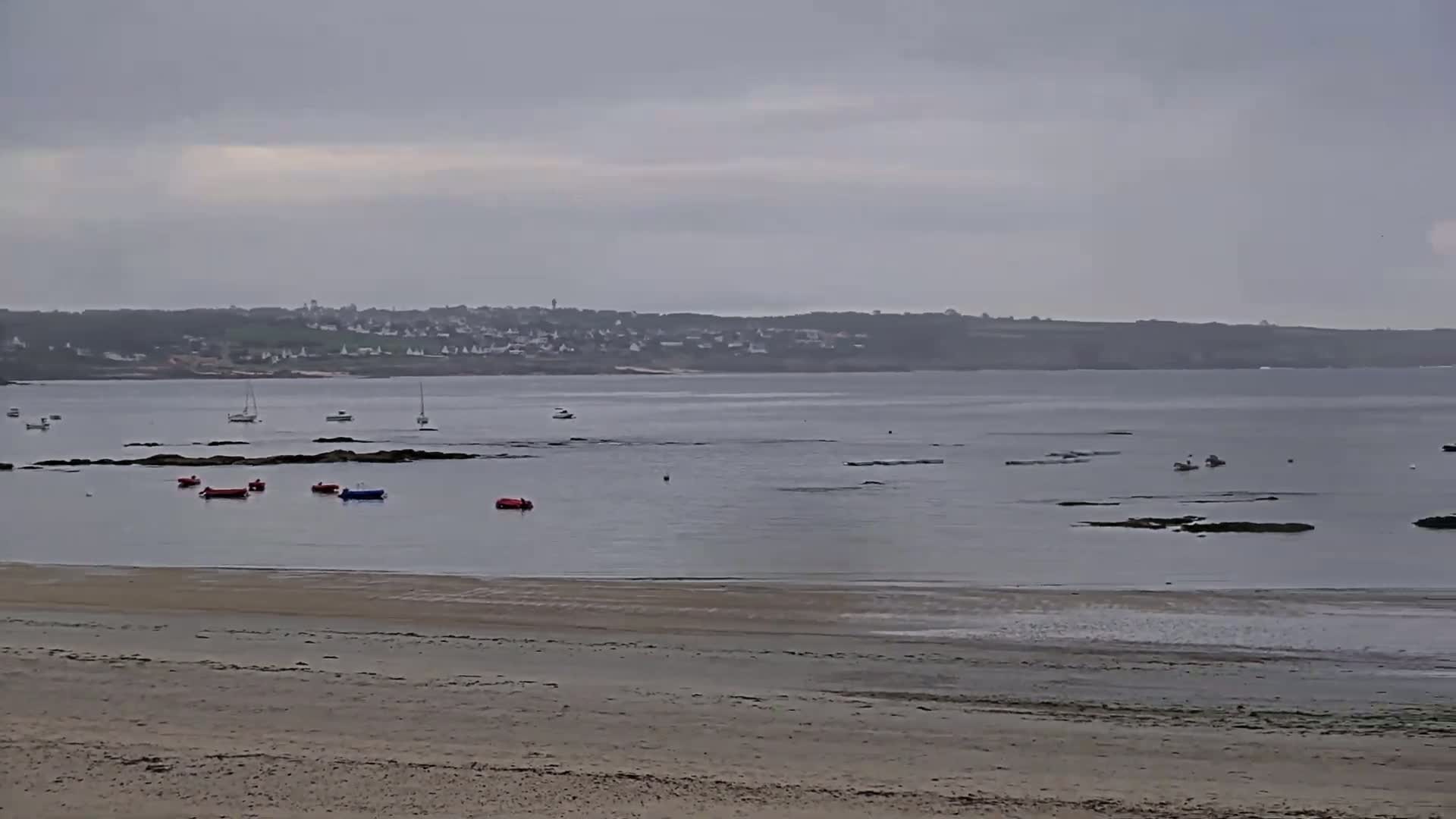 Plougonvelin Plage du Trez Hir Beach Live Cam - Brest, Finistère, Bretagne, France