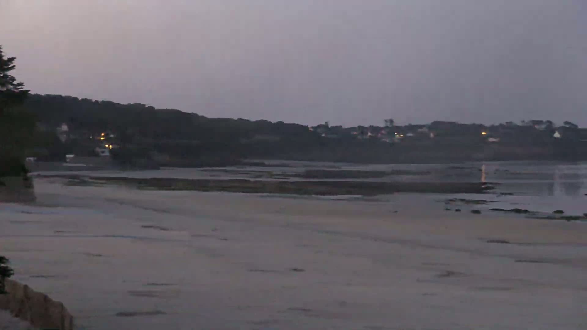 Plougonvelin Plage du Trez Hir Beach Live Cam - Brest, Finistère, Bretagne, France