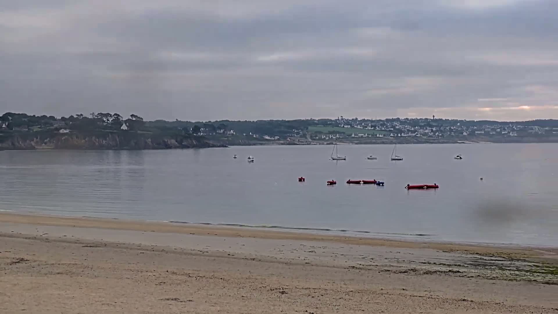 Plougonvelin Plage du Trez Hir Beach Live Cam - Brest, Finistère, Bretagne, France