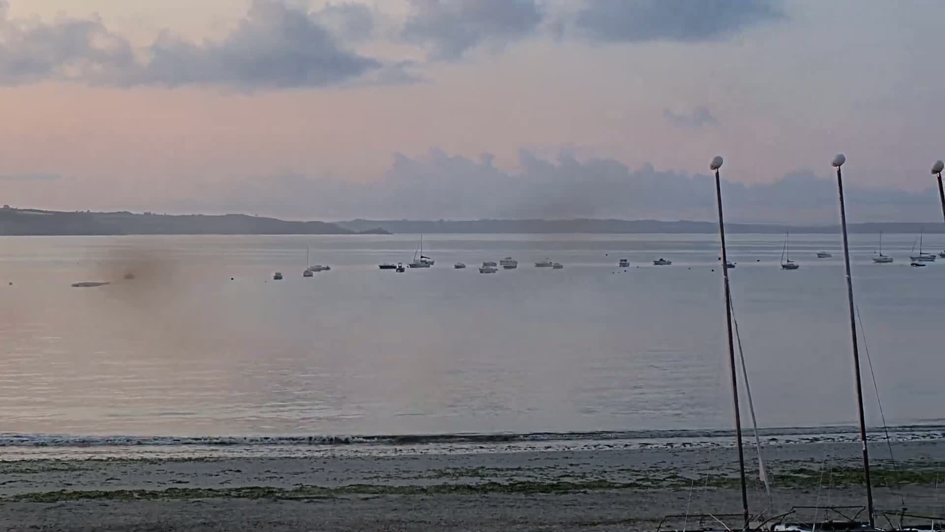 Plougonvelin Plage du Trez Hir Beach Live Cam - Brest, Finistère, Bretagne, France