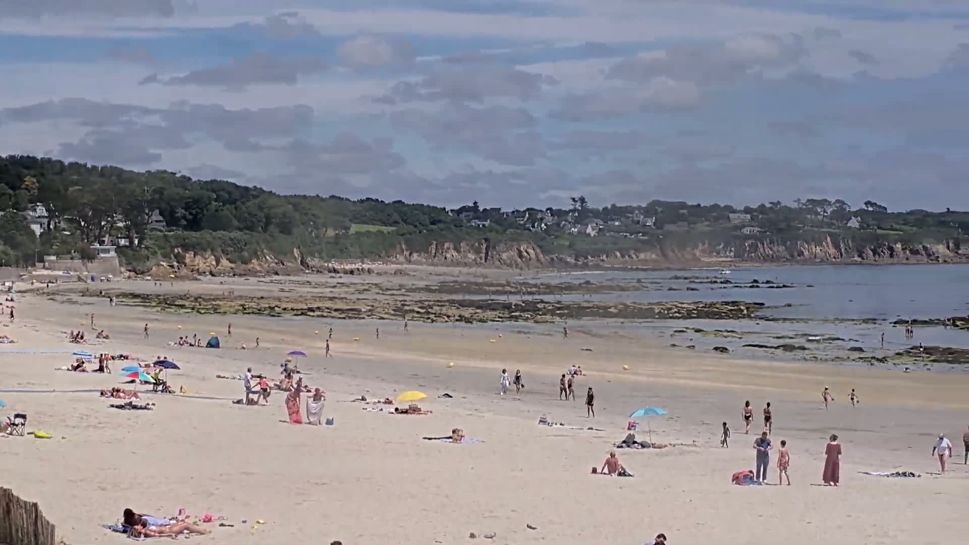 Plougonvelin Plage du Trez Hir Beach Live Cam - Brest, Finistère, Bretagne, France