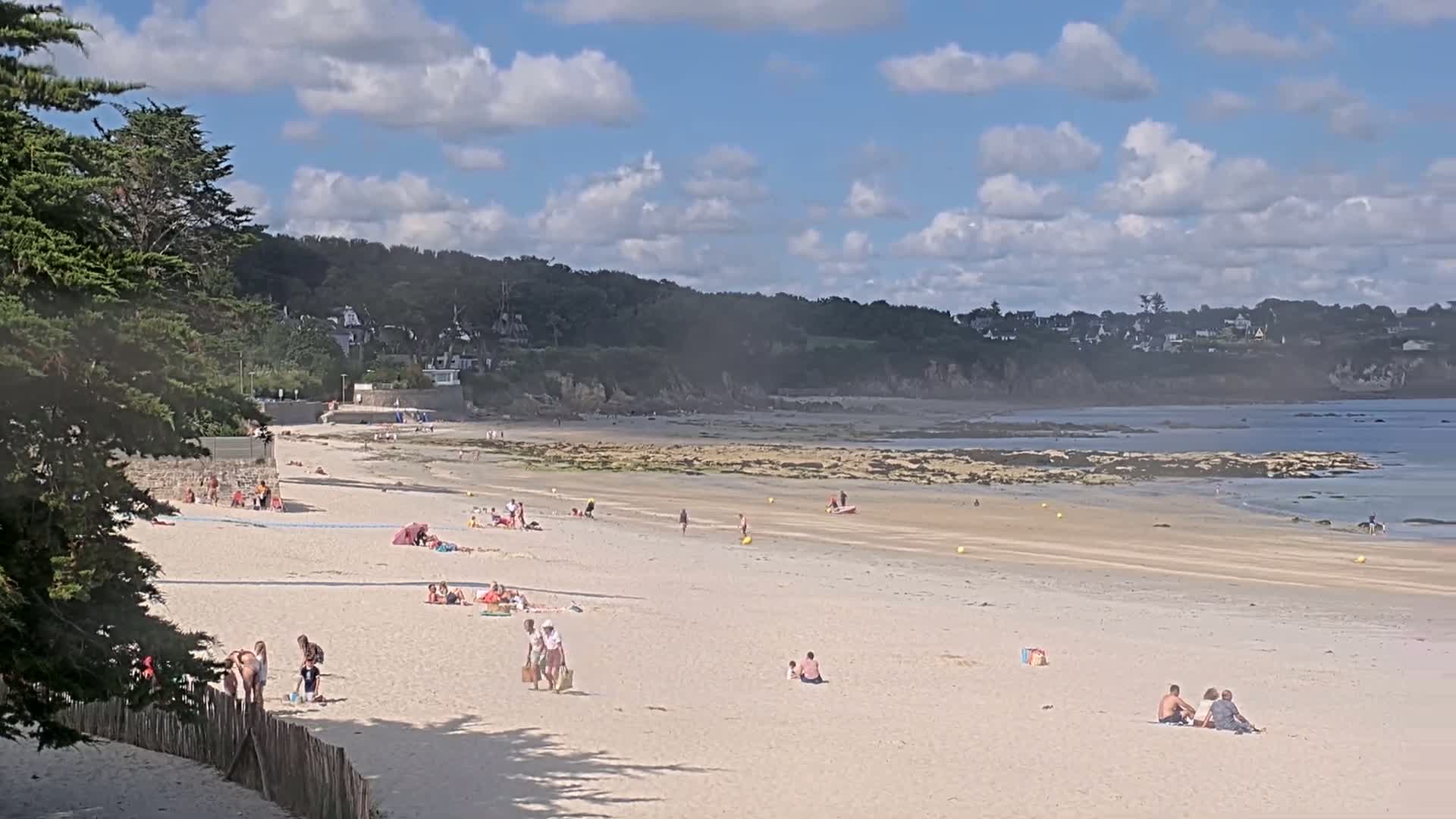 Plougonvelin Plage du Trez Hir Beach Live Cam - Brest, Finistère, Bretagne, France