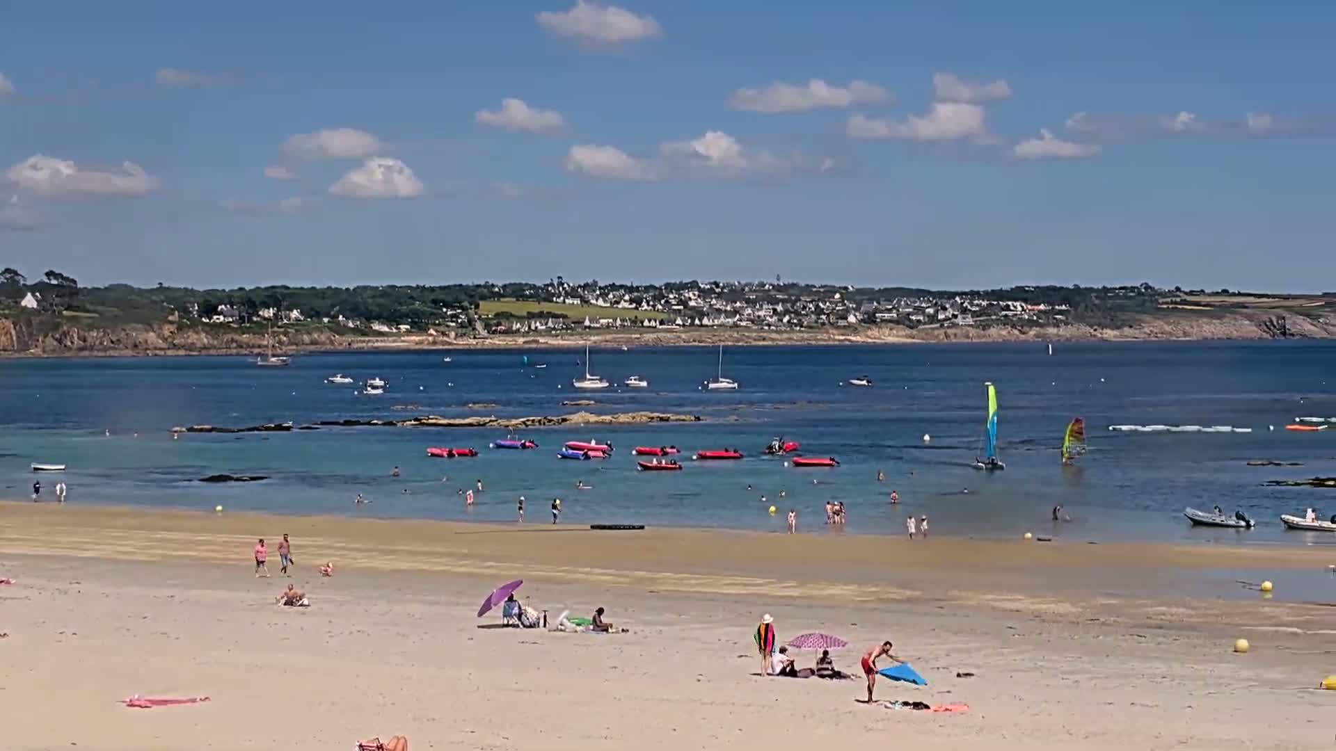 Plougonvelin Plage du Trez Hir Beach Live Cam - Brest, Finistère, Bretagne, France