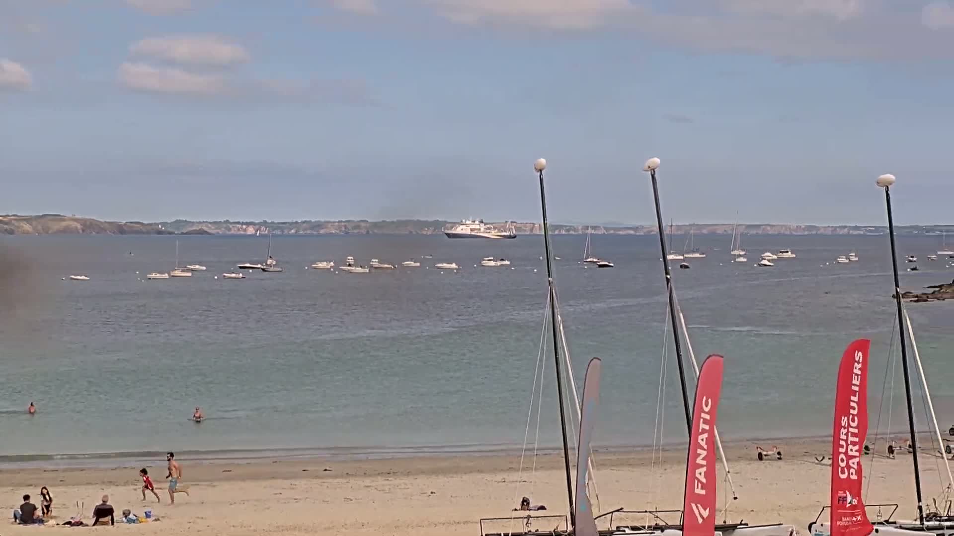Plougonvelin Plage du Trez Hir Beach Live Cam - Brest, Finistère, Bretagne, France