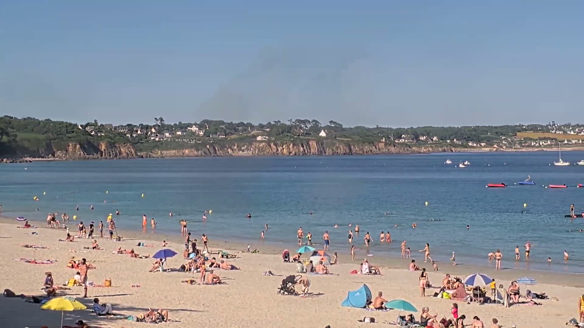 Plougonvelin Plage du Trez Hir Beach Live Cam - Brest, Finistère, Bretagne, France