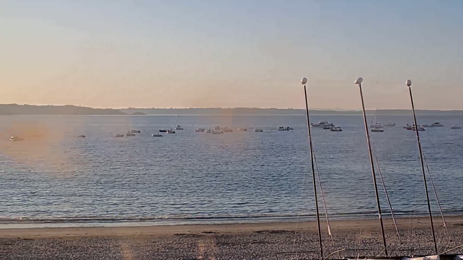 Plougonvelin Plage du Trez Hir Beach Live Cam - Brest, Finistère, Bretagne, France