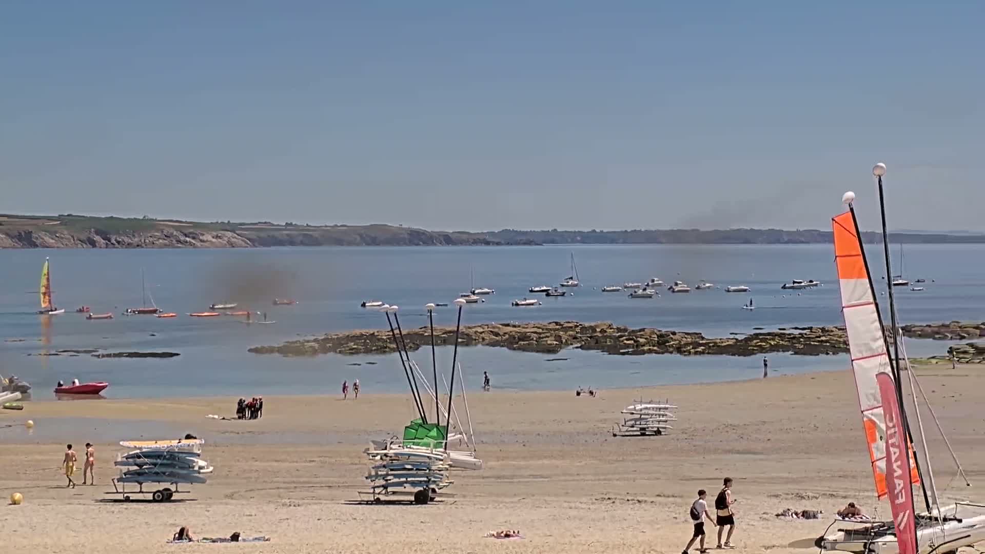 Plougonvelin Plage du Trez Hir Beach Live Cam - Brest, Finistère, Bretagne, France