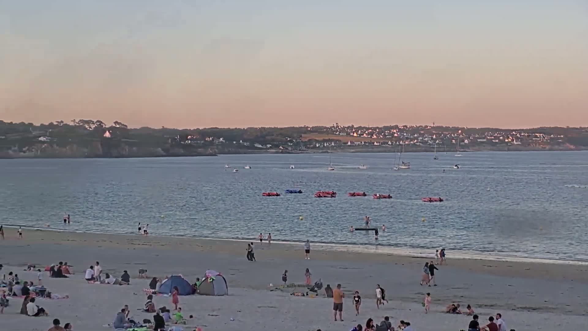 Plougonvelin Plage du Trez Hir Beach Live Cam - Brest, Finistère, Bretagne, France