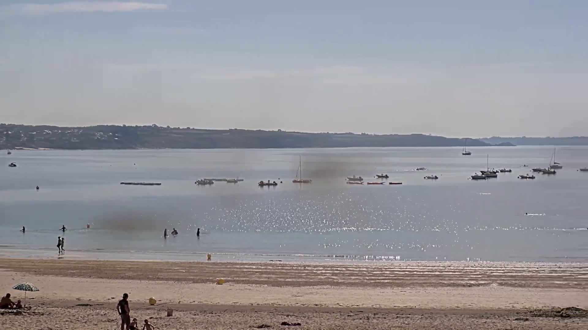 Plougonvelin Plage du Trez Hir Beach Live Cam - Brest, Finistère, Bretagne, France