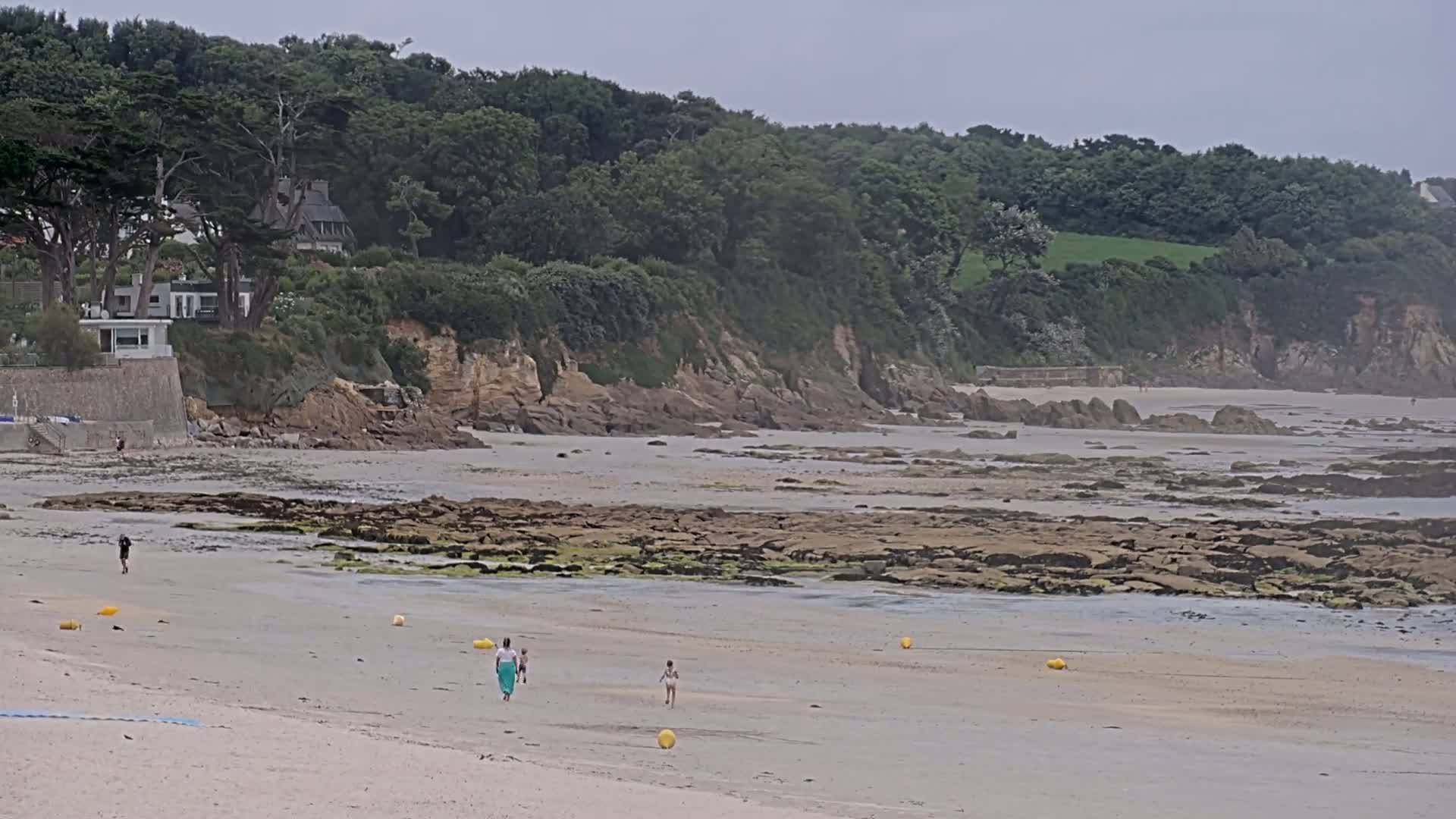 Plougonvelin Plage du Trez Hir Beach Live Cam - Brest, Finistère, Bretagne, France