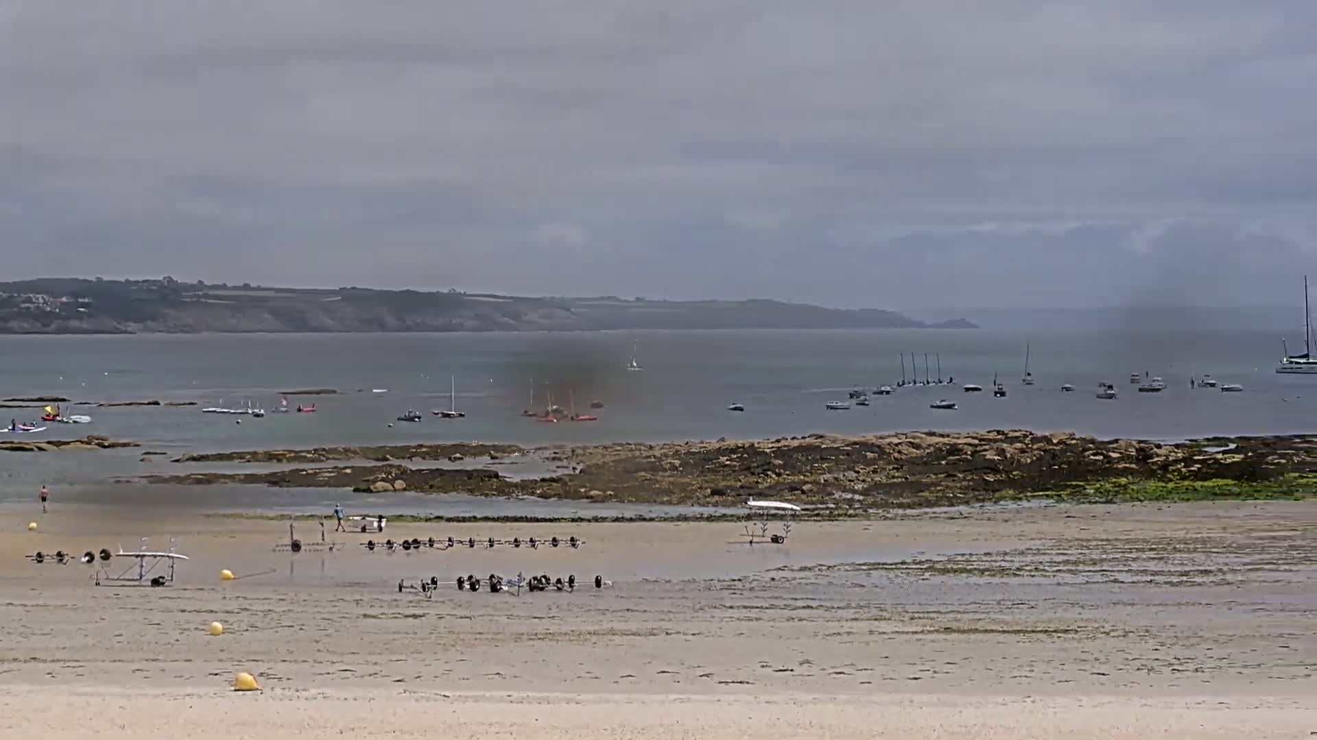 Plougonvelin Plage du Trez Hir Beach Live Cam - Brest, Finistère, Bretagne, France