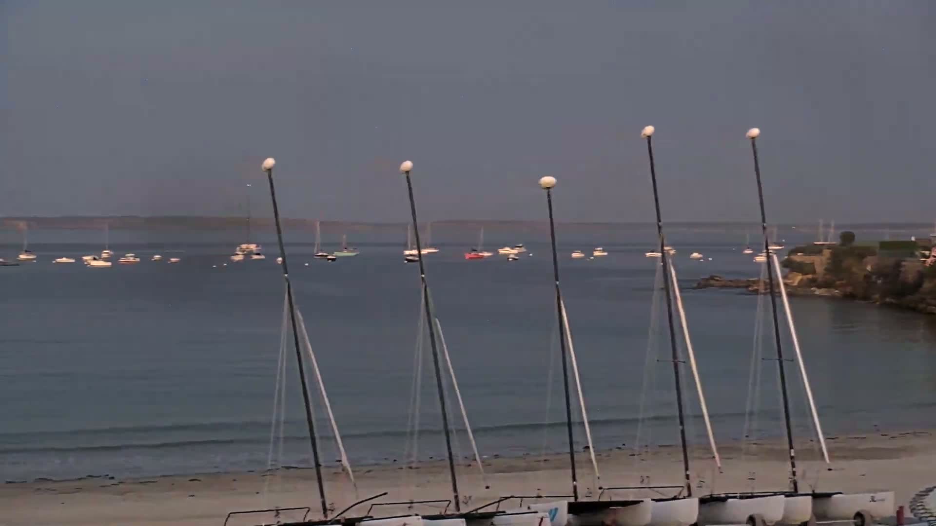 Plougonvelin Plage du Trez Hir Beach Live Cam - Brest, Finistère, Bretagne, France