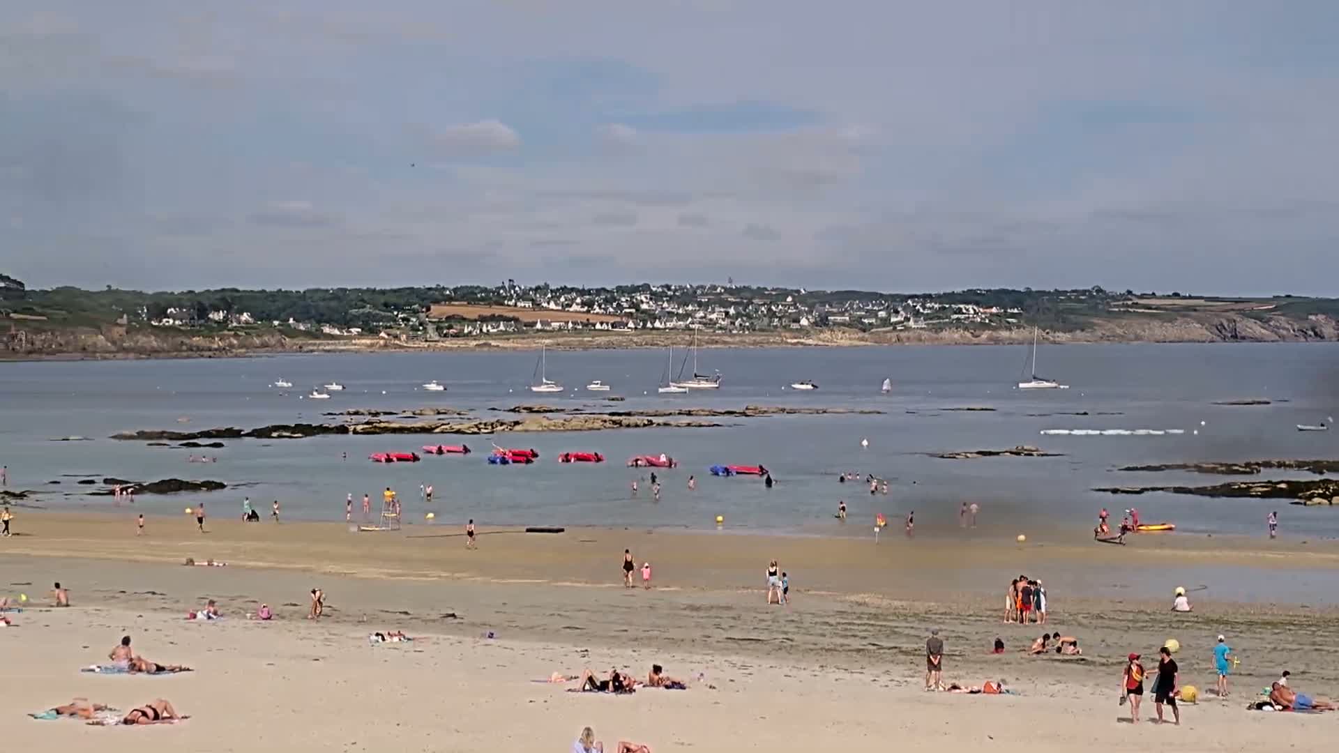 Plougonvelin Plage du Trez Hir Beach Live Cam - Brest, Finistère, Bretagne, France