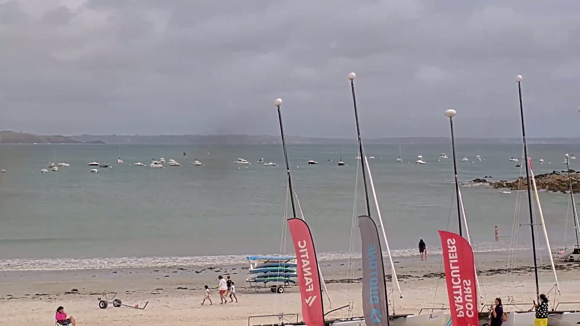Plougonvelin Plage du Trez Hir Beach Live Cam - Brest, Finistère, Bretagne, France