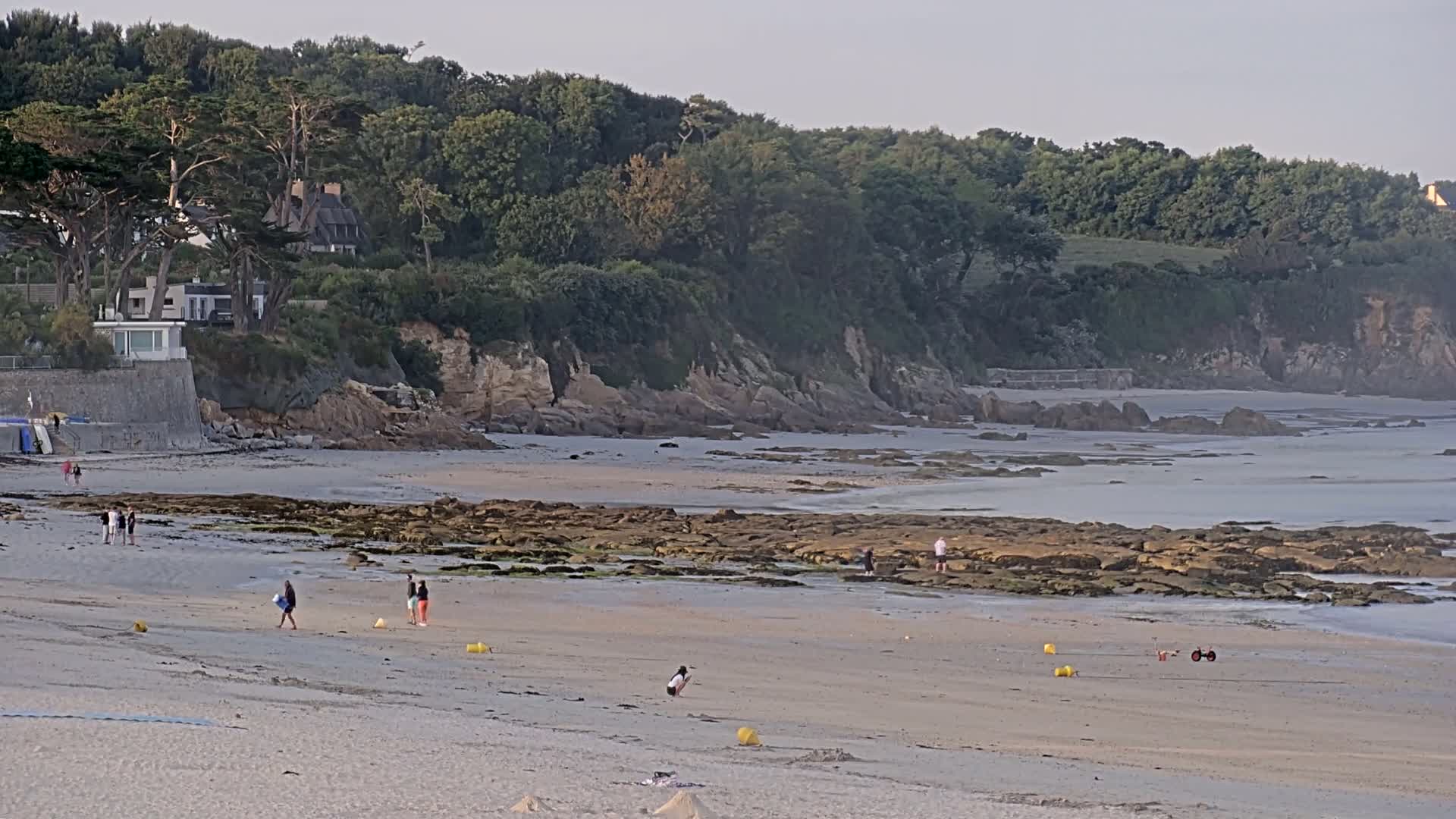 Plougonvelin Plage du Trez Hir Beach Live Cam - Brest, Finistère, Bretagne, France