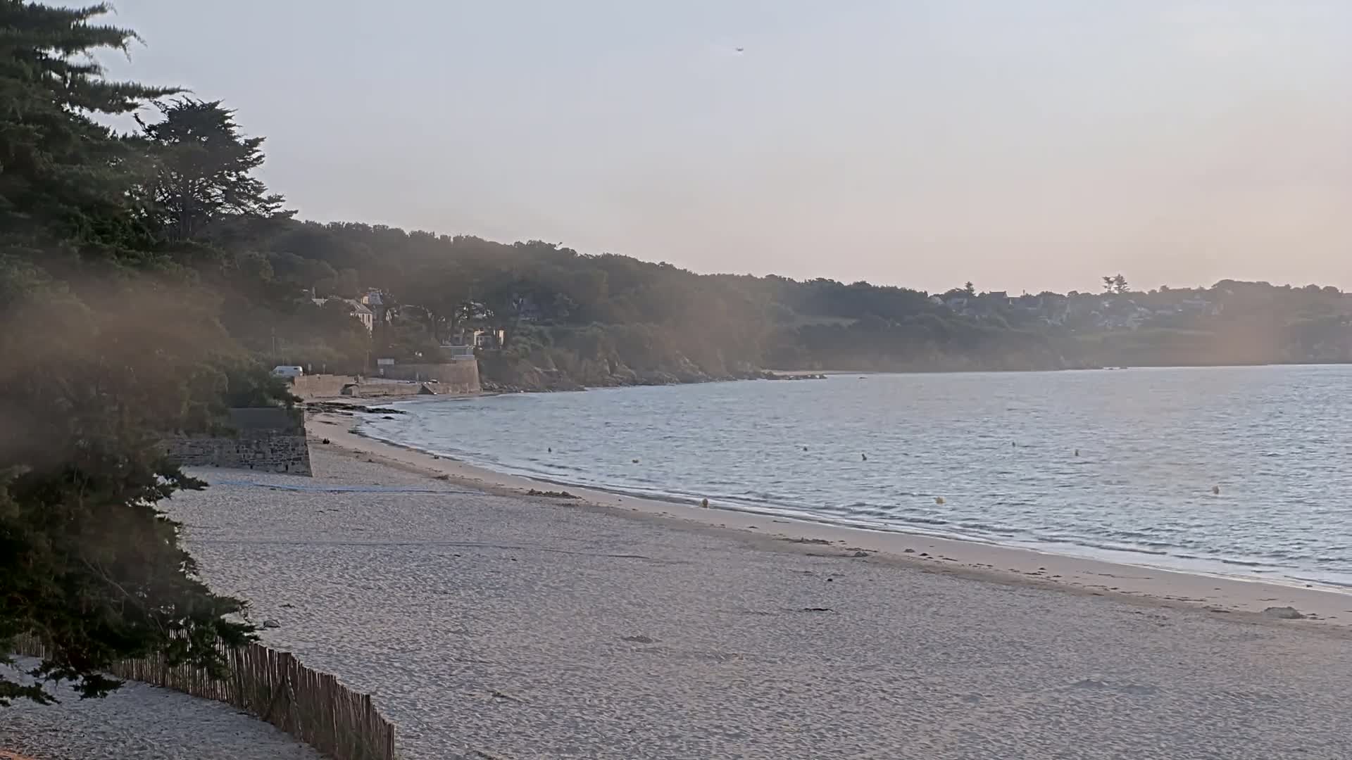 Plougonvelin Plage du Trez Hir Beach Live Cam - Brest, Finistère, Bretagne, France