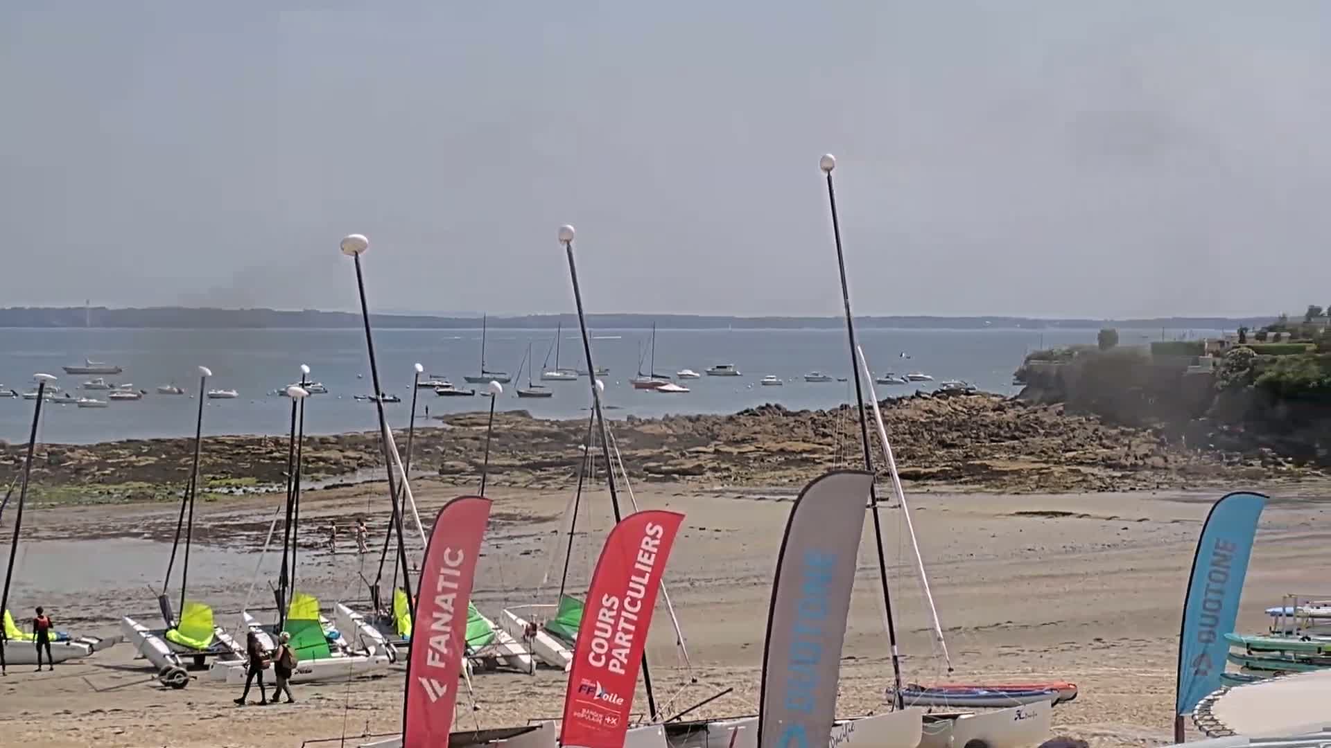 Plougonvelin Plage du Trez Hir Beach Live Cam - Brest, Finistère, Bretagne, France