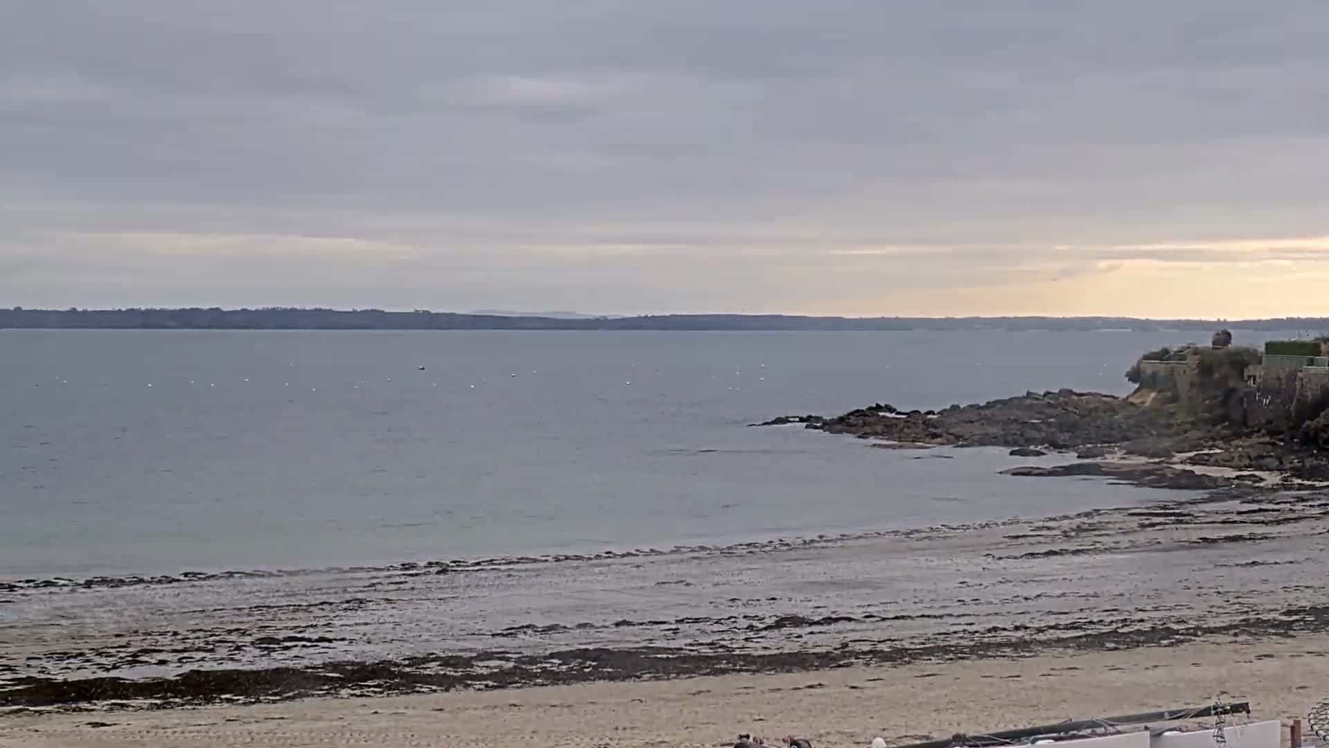 Plougonvelin Plage du Trez Hir Beach Live Cam - Brest, Finistère, Bretagne, France