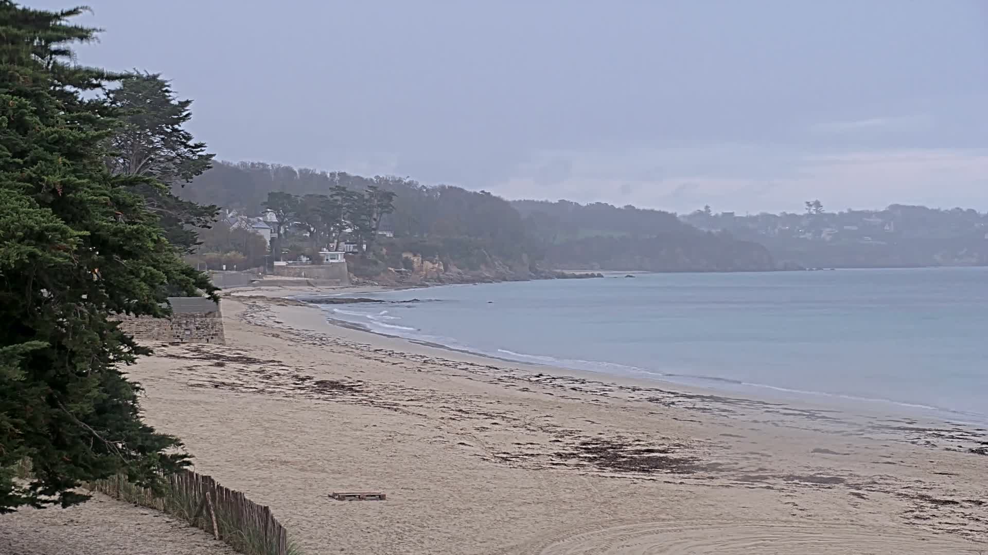 Plougonvelin Plage du Trez Hir Beach Live Cam - Brest, Finistère, Bretagne, France