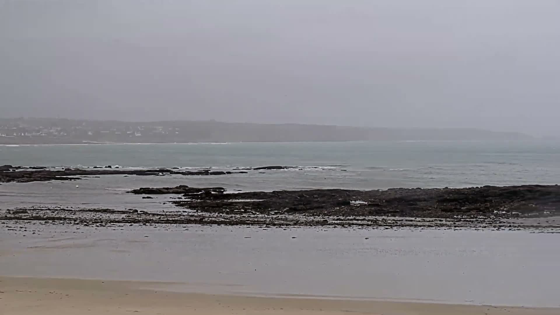 Plougonvelin Plage du Trez Hir Beach Live Cam - Brest, Finistère, Bretagne, France