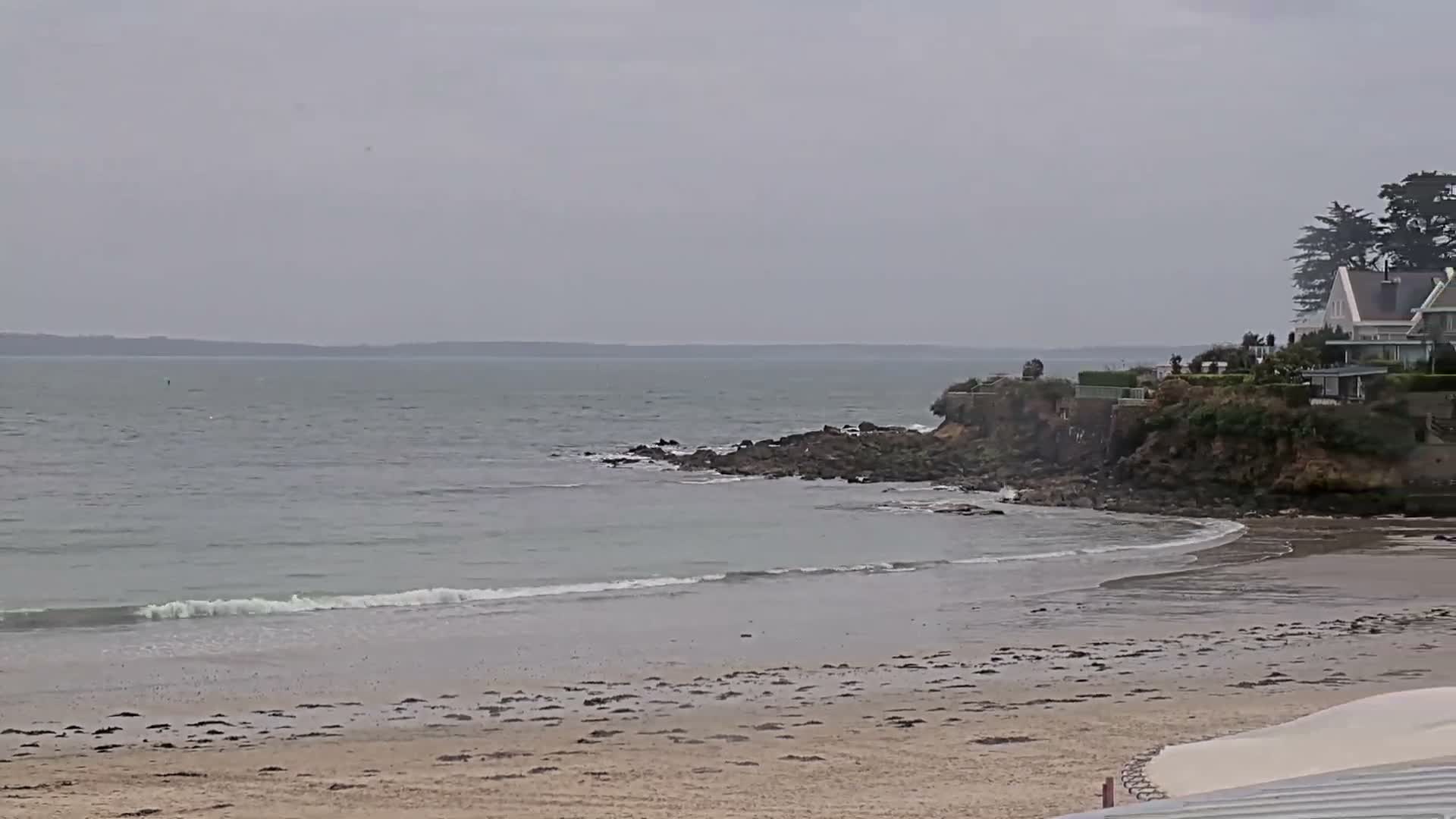 Plougonvelin Plage du Trez Hir Beach Live Cam - Brest, Finistère, Bretagne, France