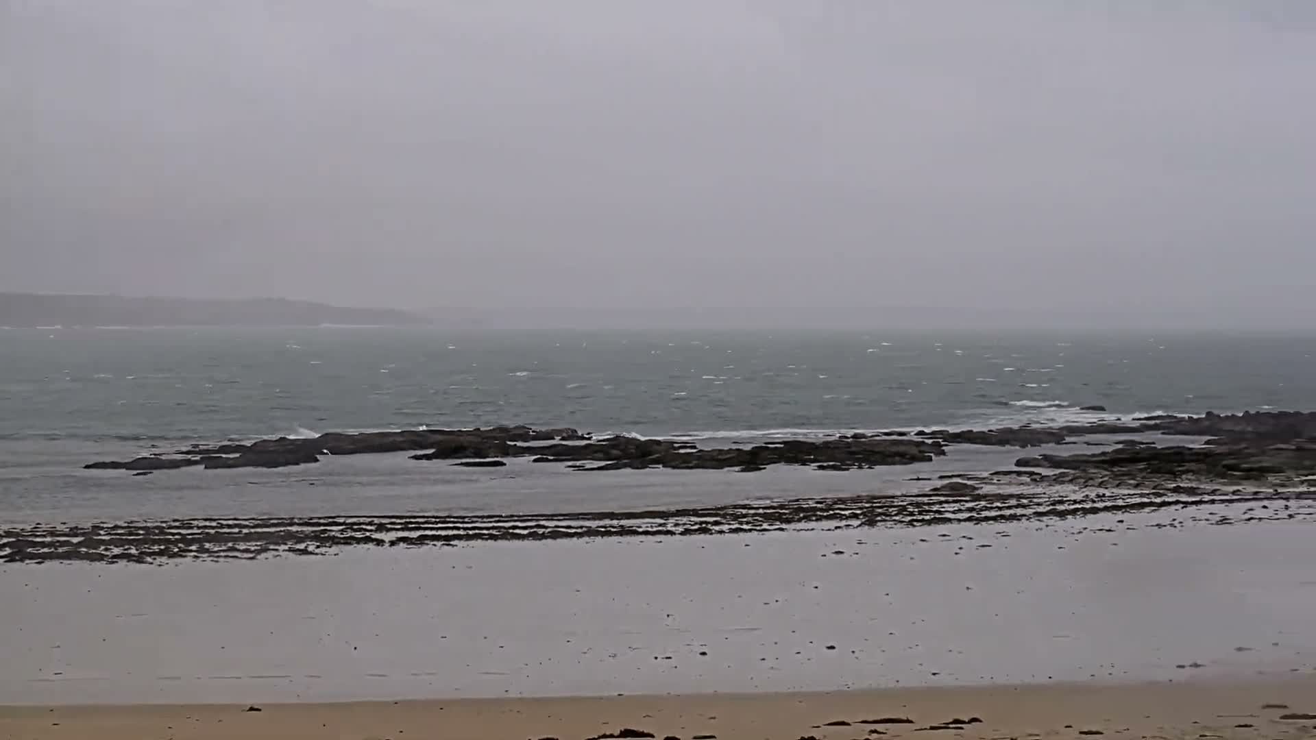 Plougonvelin Plage du Trez Hir Beach Live Cam - Brest, Finistère, Bretagne, France