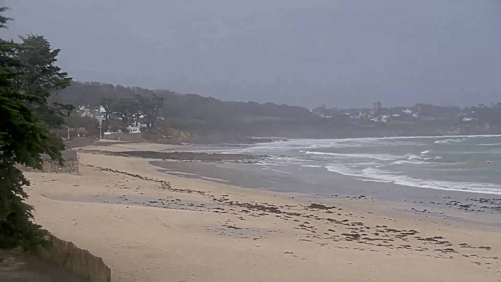 Plougonvelin Plage du Trez Hir Beach Live Cam - Brest, Finistère, Bretagne, France