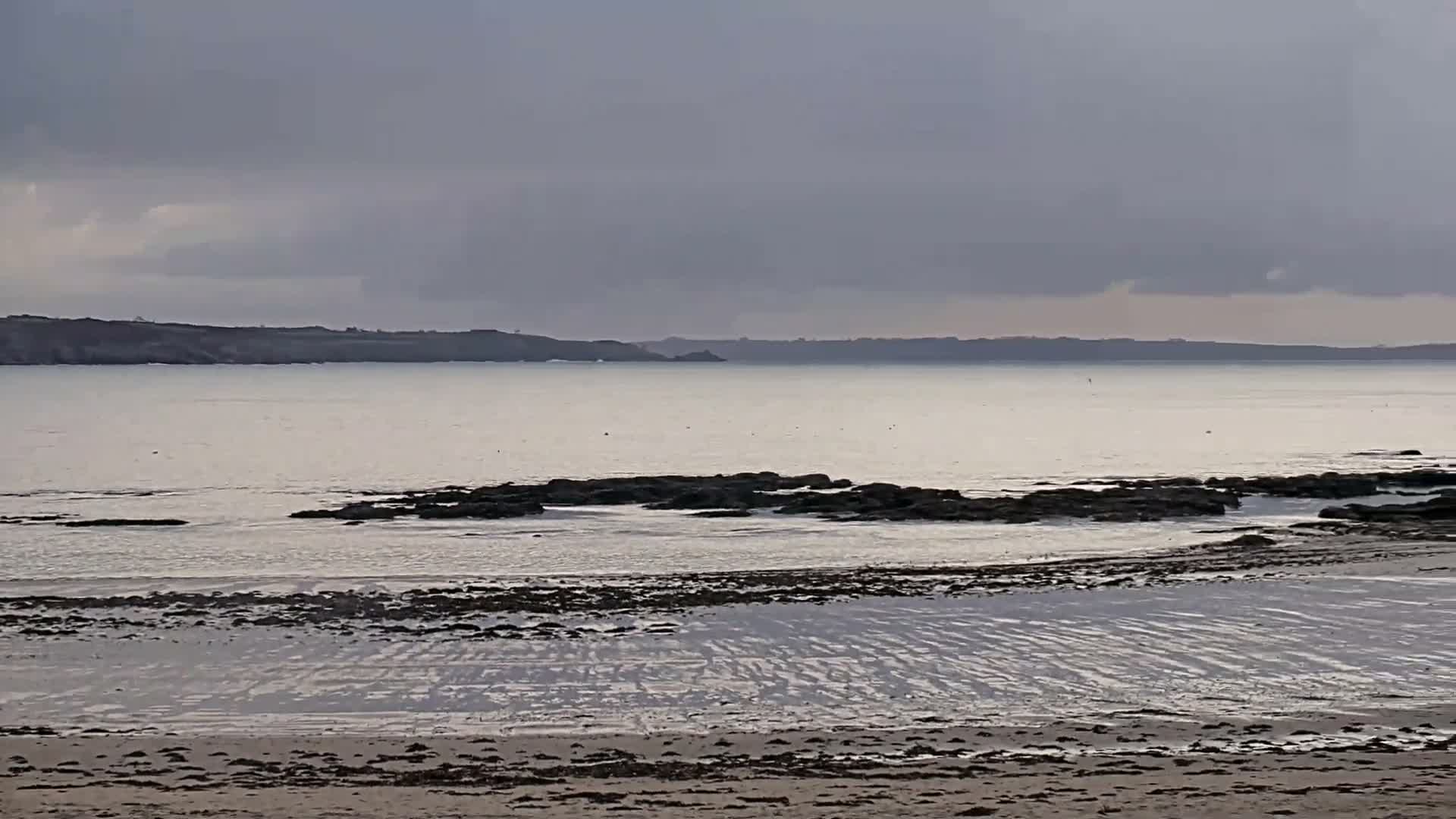 Plougonvelin Plage du Trez Hir Beach Live Cam - Brest, Finistère, Bretagne, France